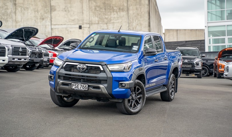 2023 Toyota Hilux 1