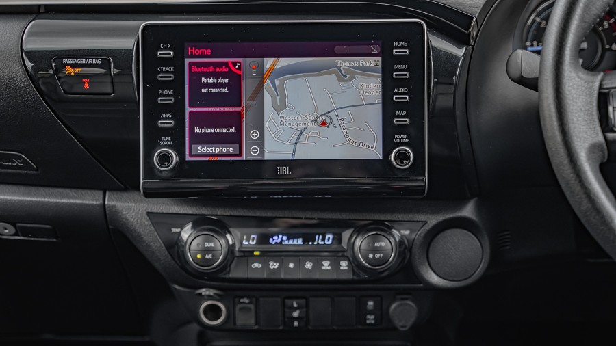 2023 Toyota Hilux 15