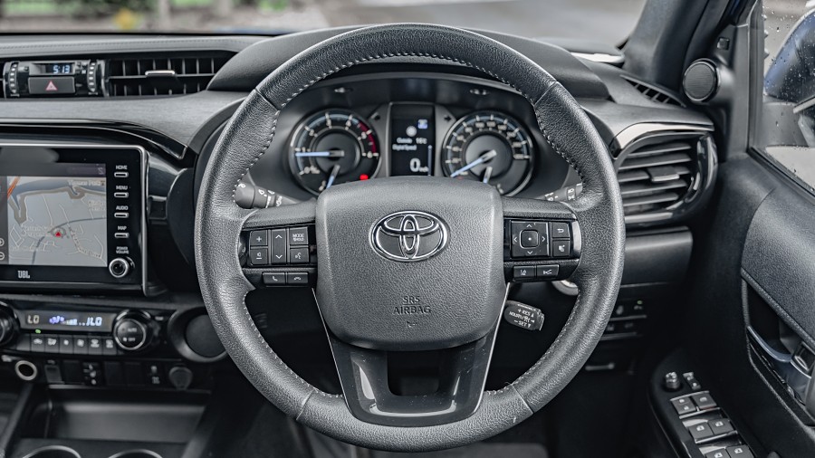 2023 Toyota Hilux 11