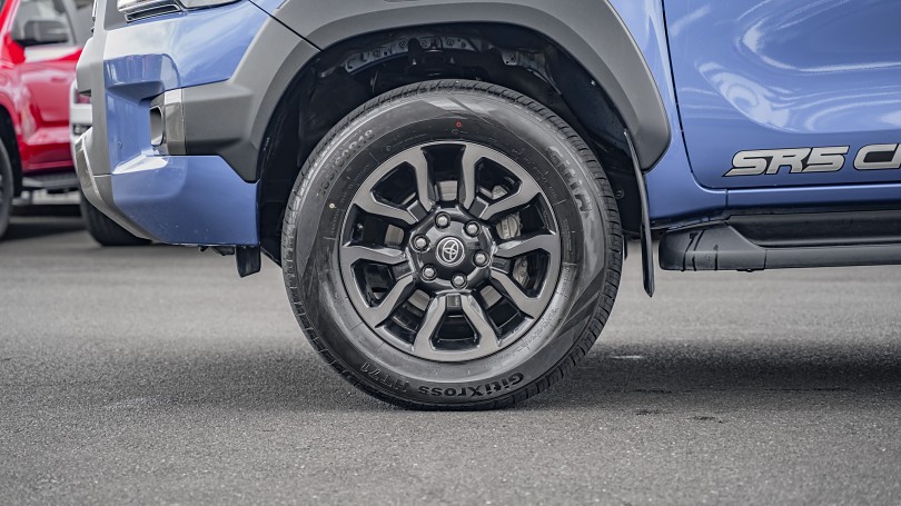 2023 Toyota Hilux 6