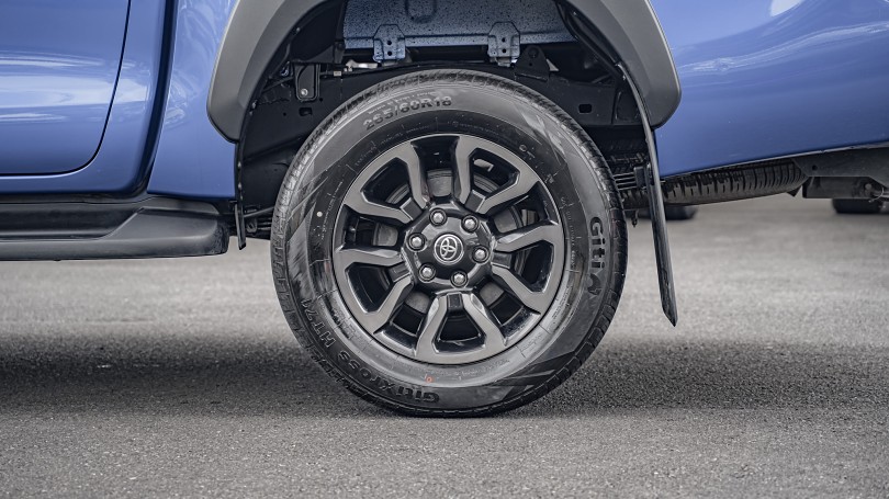 2023 Toyota Hilux 7