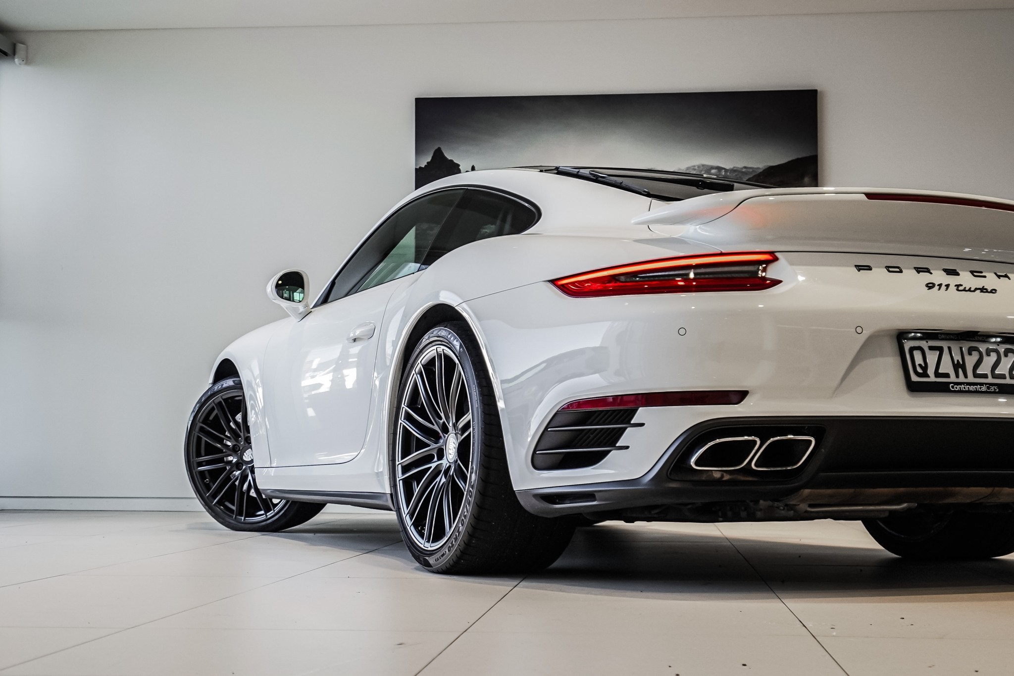 Porsche 911 Turbo 3.8P/4Wd/7Am