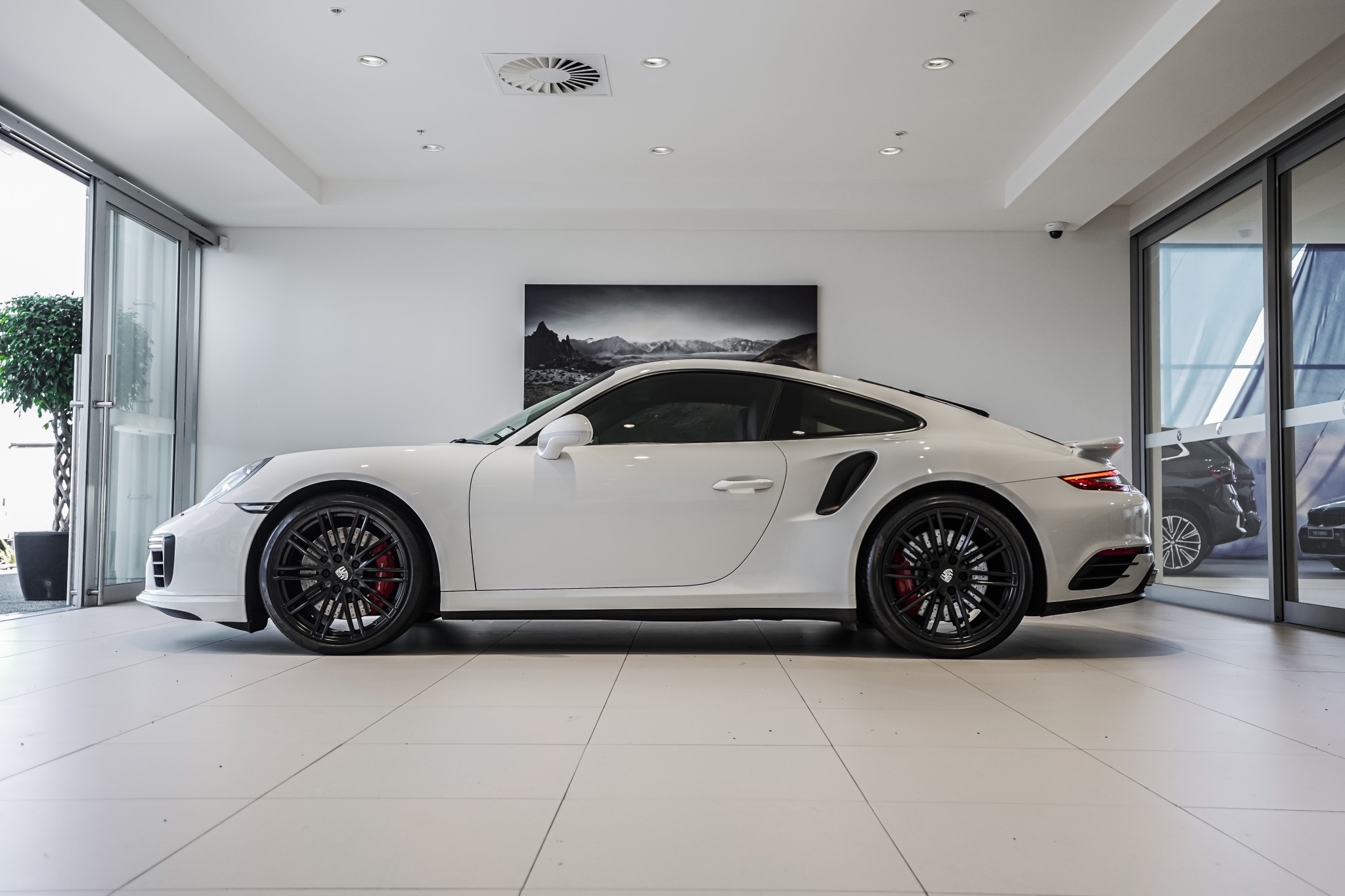 Porsche 911 Turbo 3.8P/4Wd/7Am
