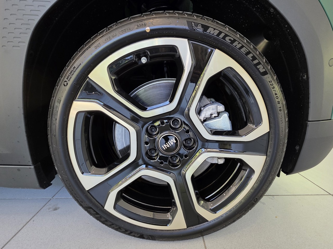 MINI Aceman SE Favoured