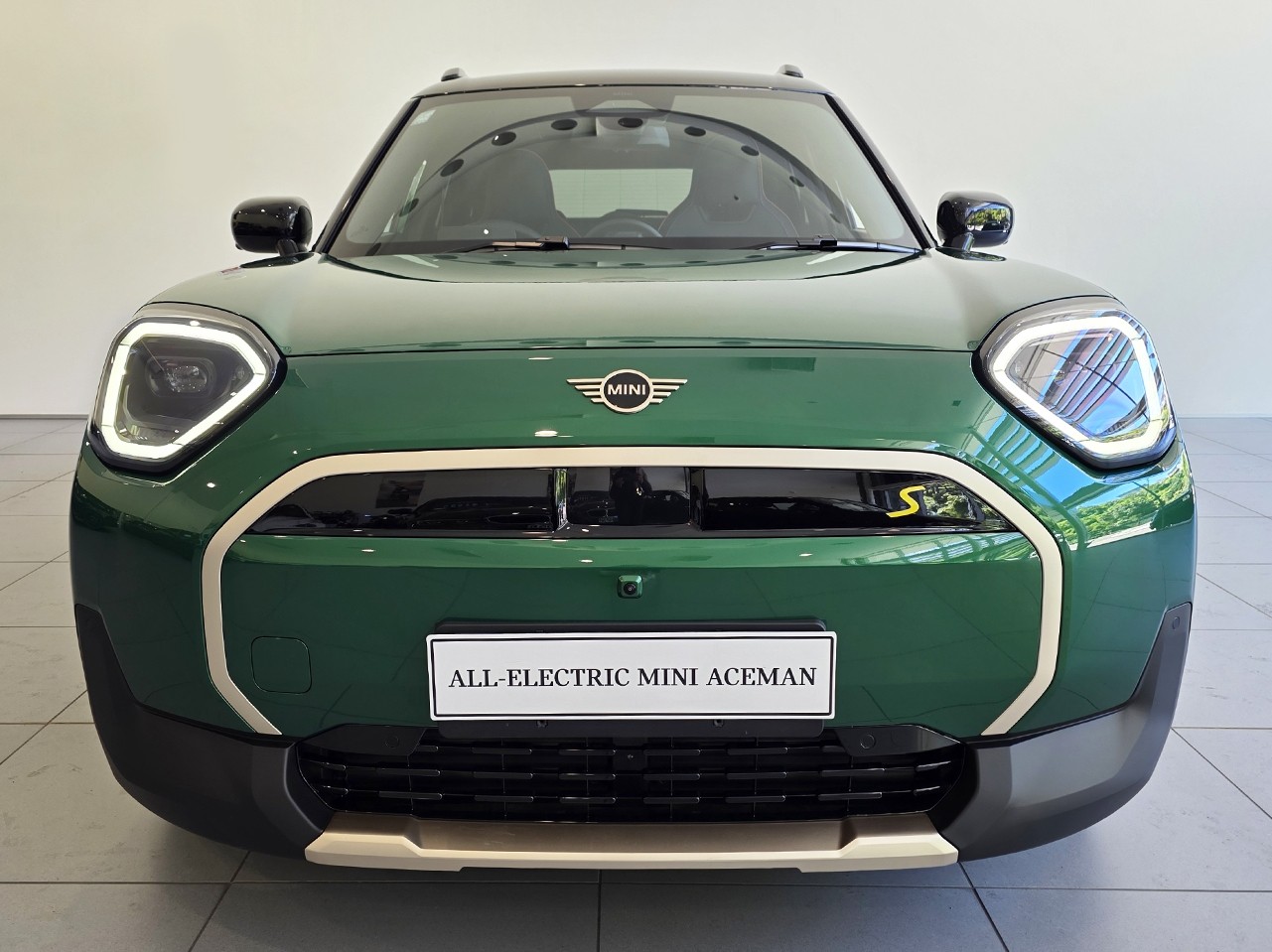 MINI Aceman SE Favoured