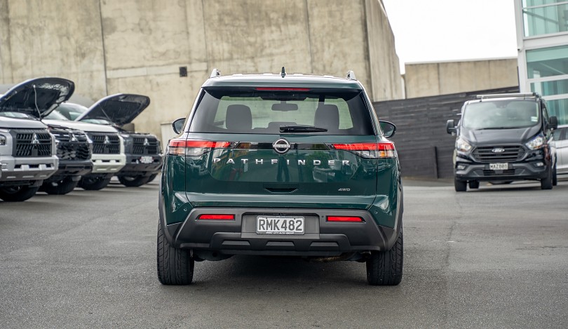 2023 Nissan Pathfinder 4