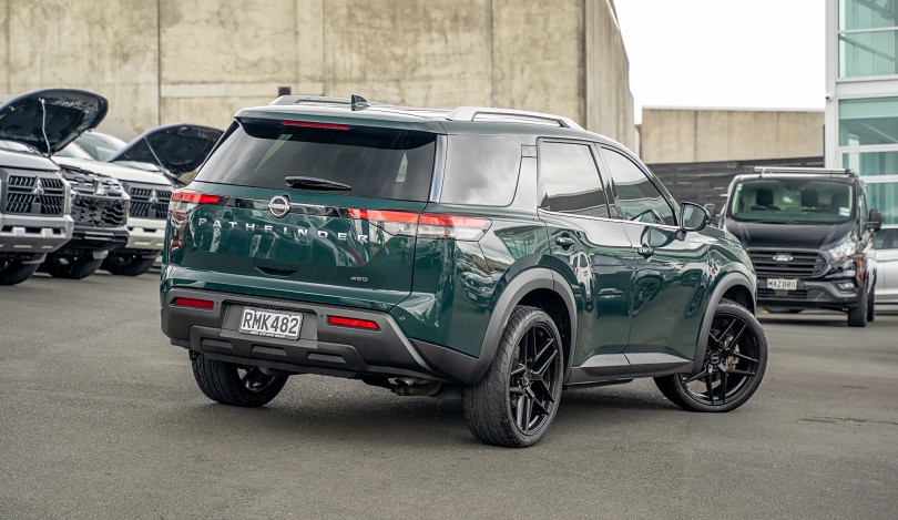 2023 Nissan Pathfinder 2