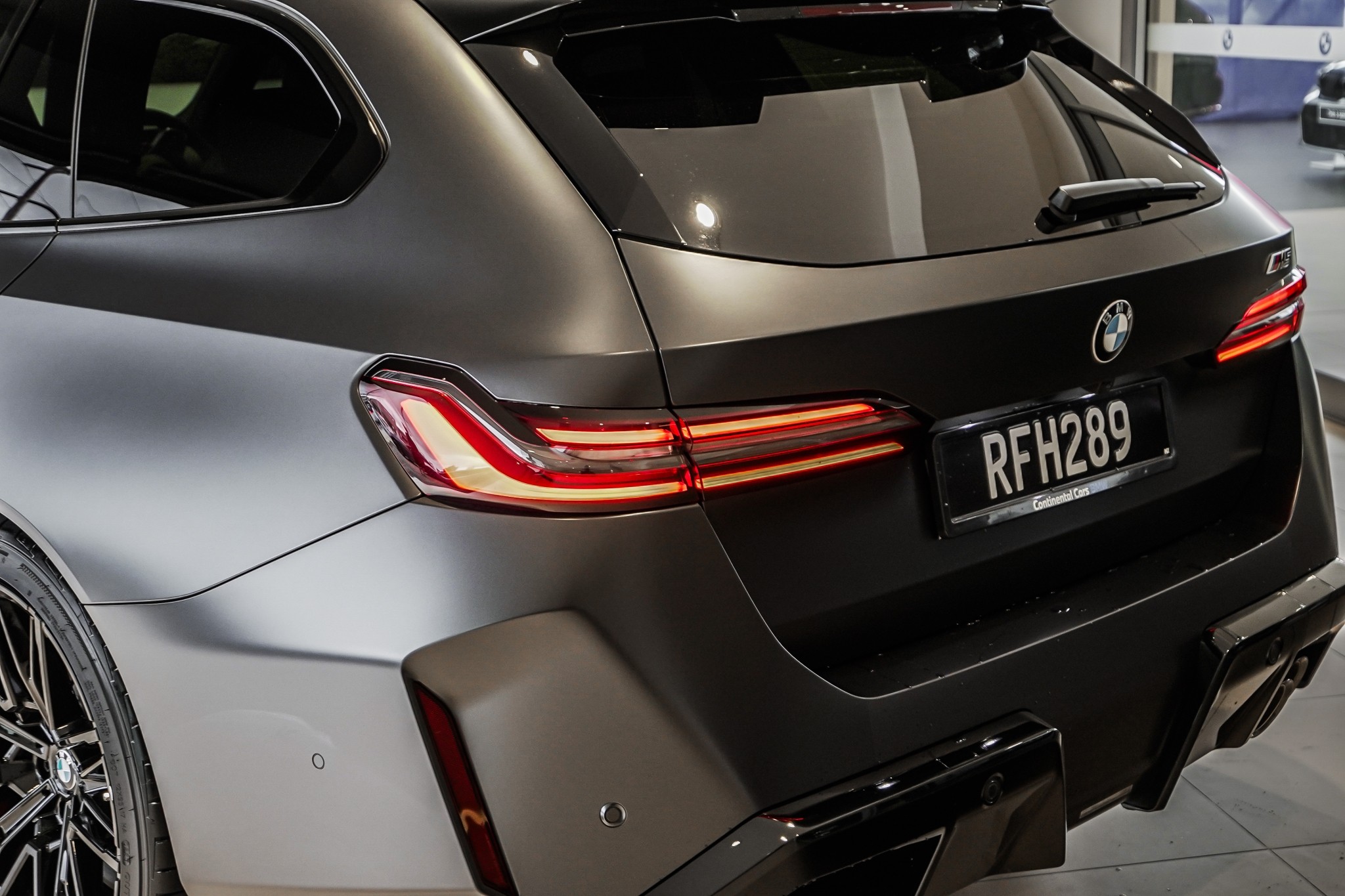 BMW M5 PHEV/4WD/8AT/SW