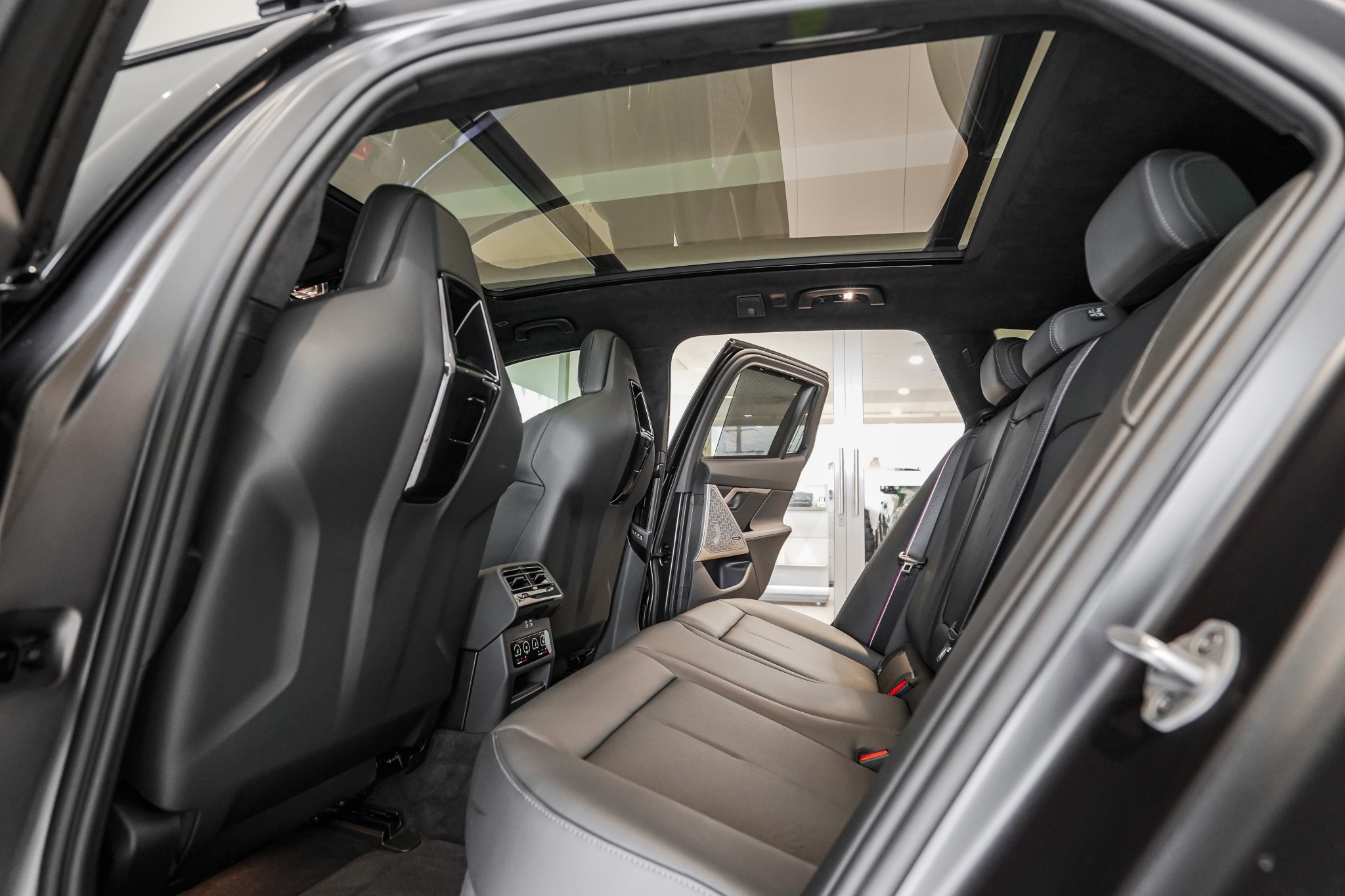 BMW M5 PHEV/4WD/8AT/SW