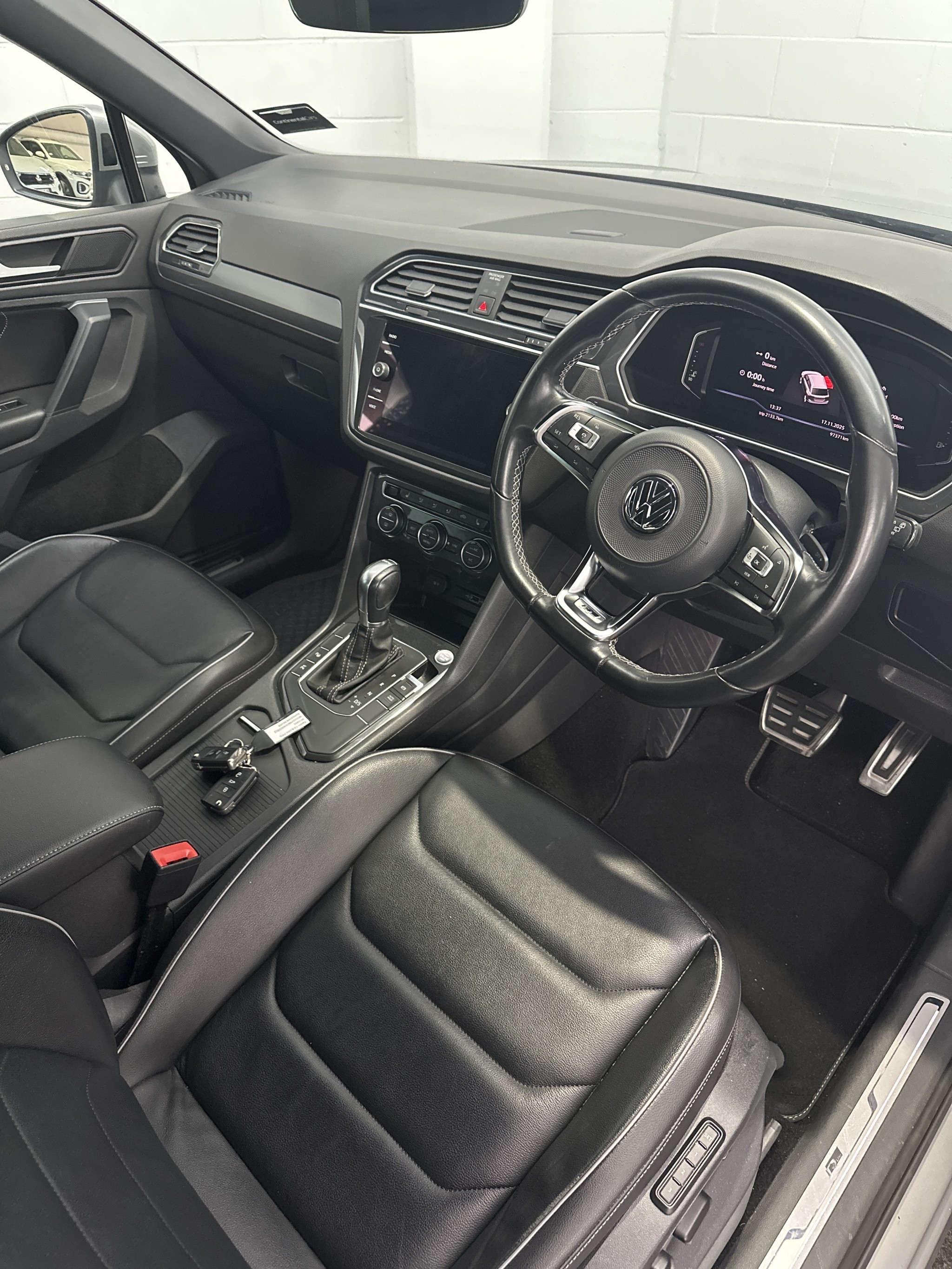 Volkswagen Tiguan TSI R-LINE 2WD