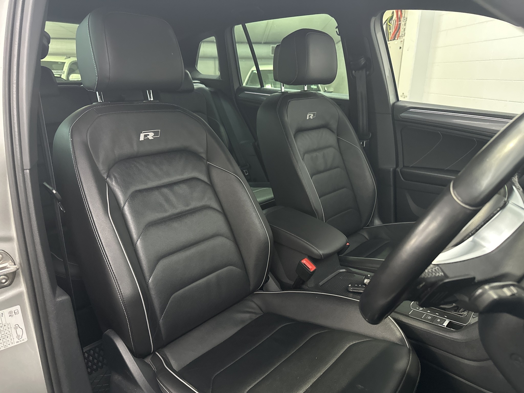 Volkswagen Tiguan TSI R-LINE 2WD