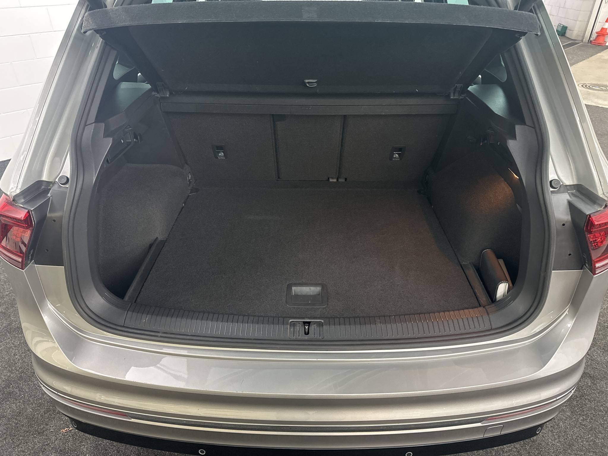 Volkswagen Tiguan TSI R-LINE 2WD