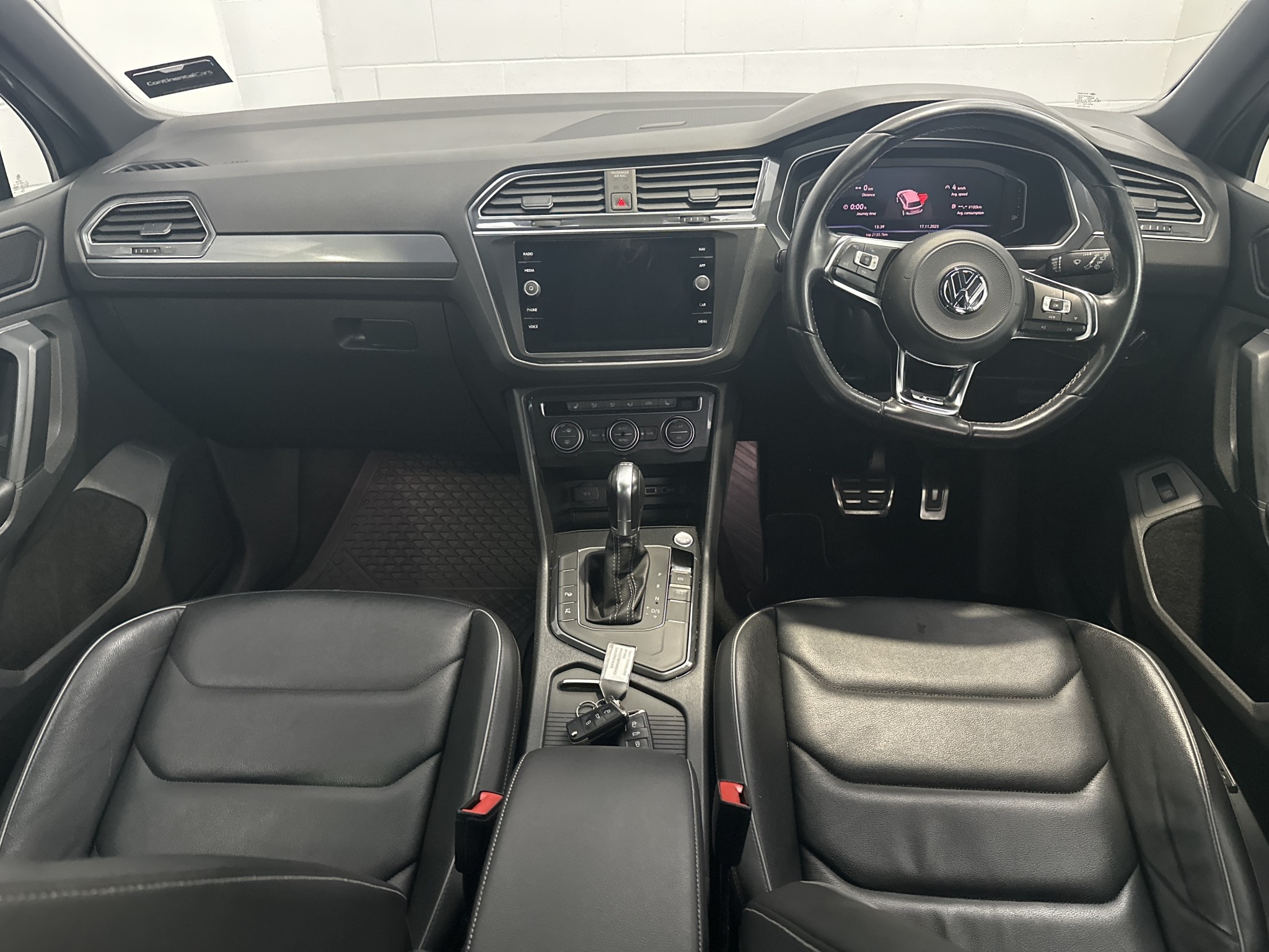 Volkswagen Tiguan TSI R-LINE 2WD