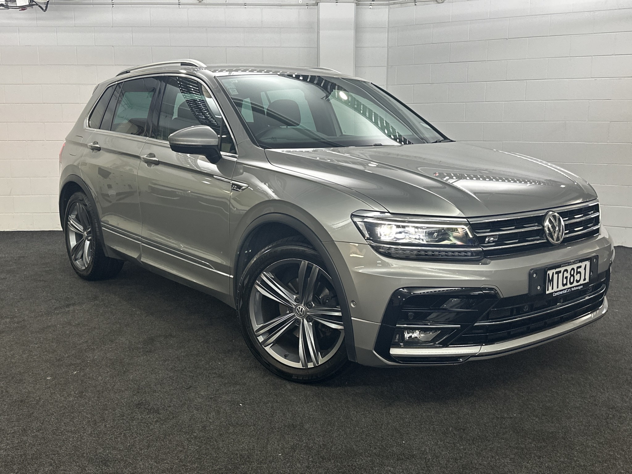 Volkswagen Tiguan TSI R-LINE 2WD