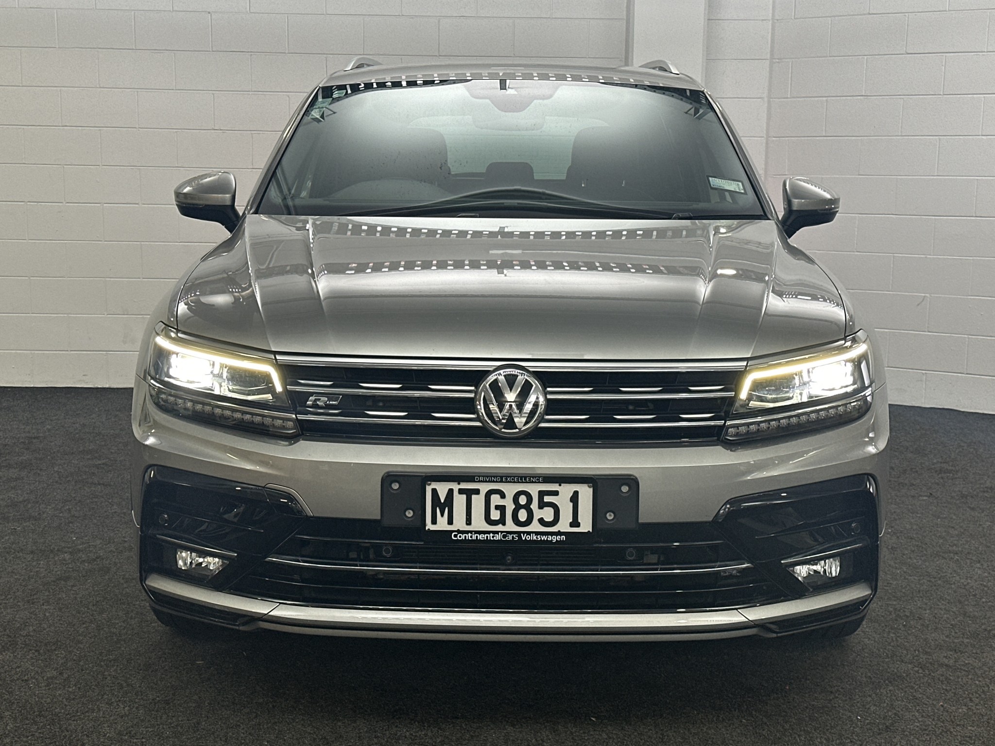 Volkswagen Tiguan TSI R-LINE 2WD