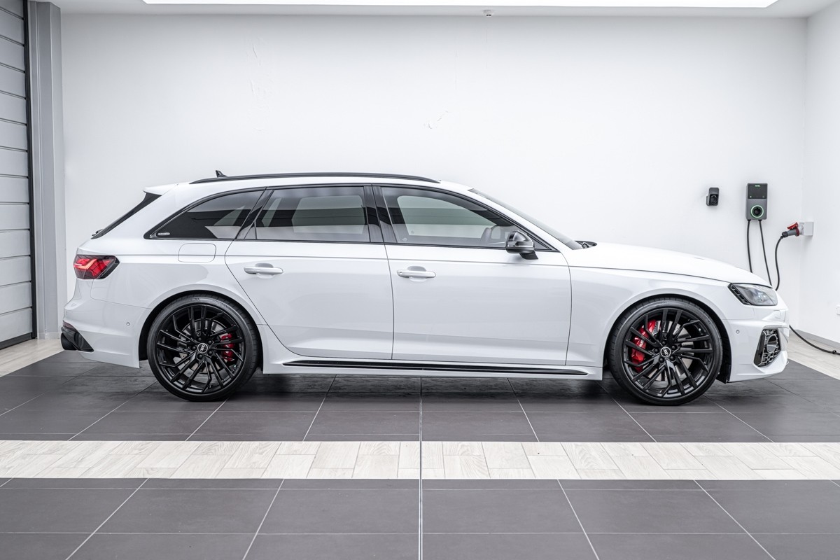 Audi RS4 Avant 331KW