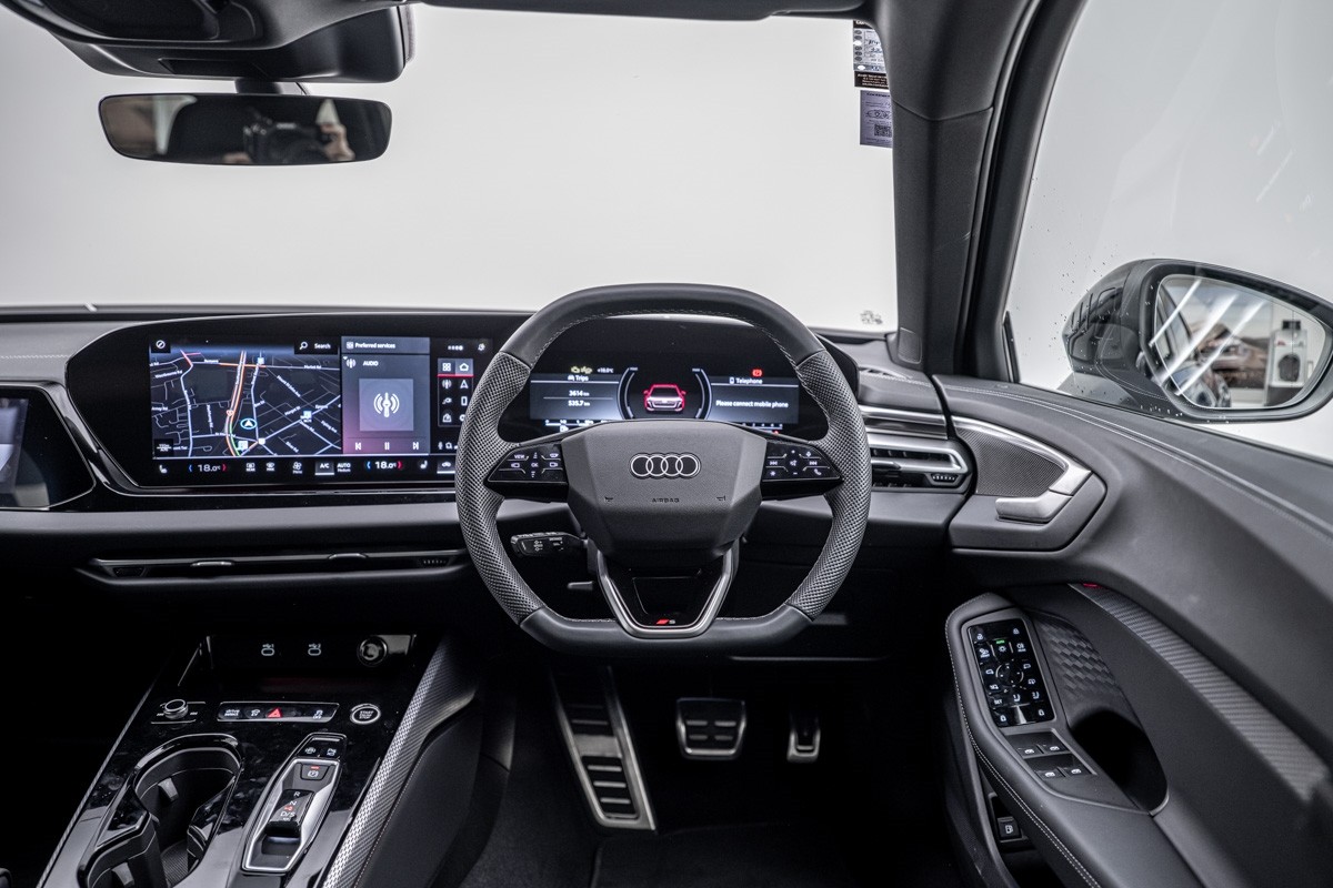 Audi A5 e-Hybrid Avant S line