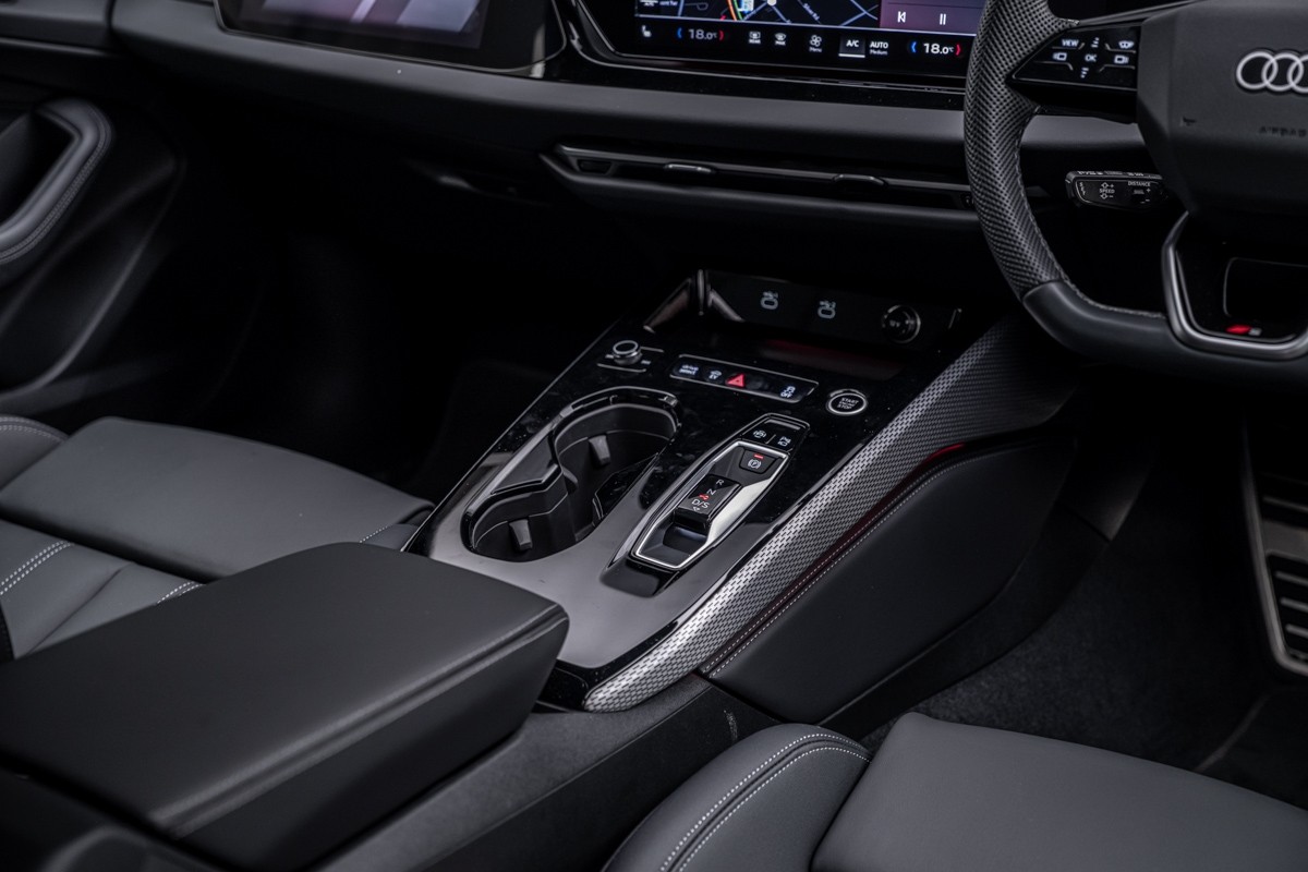 Audi A5 e-Hybrid Avant S line