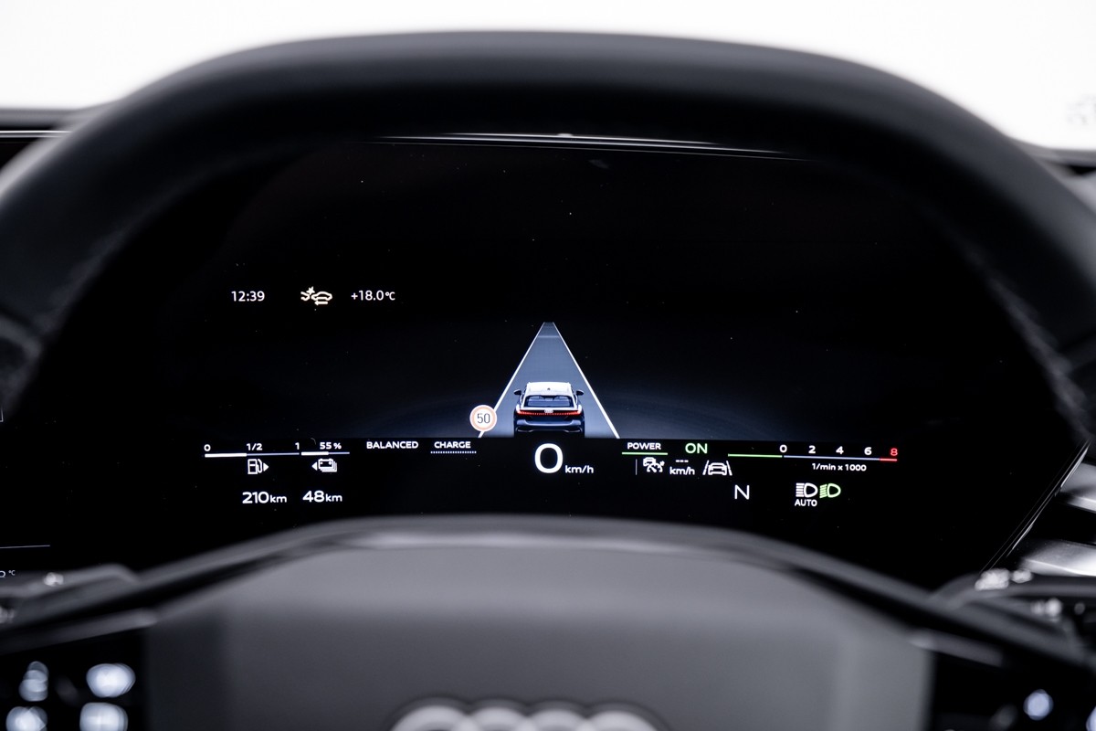 Audi A5 e-Hybrid Avant S line