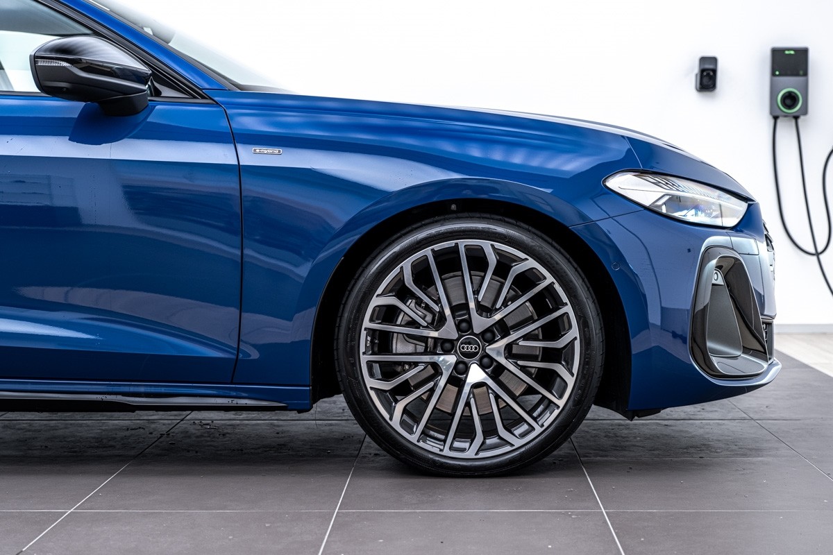 Audi A5 e-Hybrid Avant S line