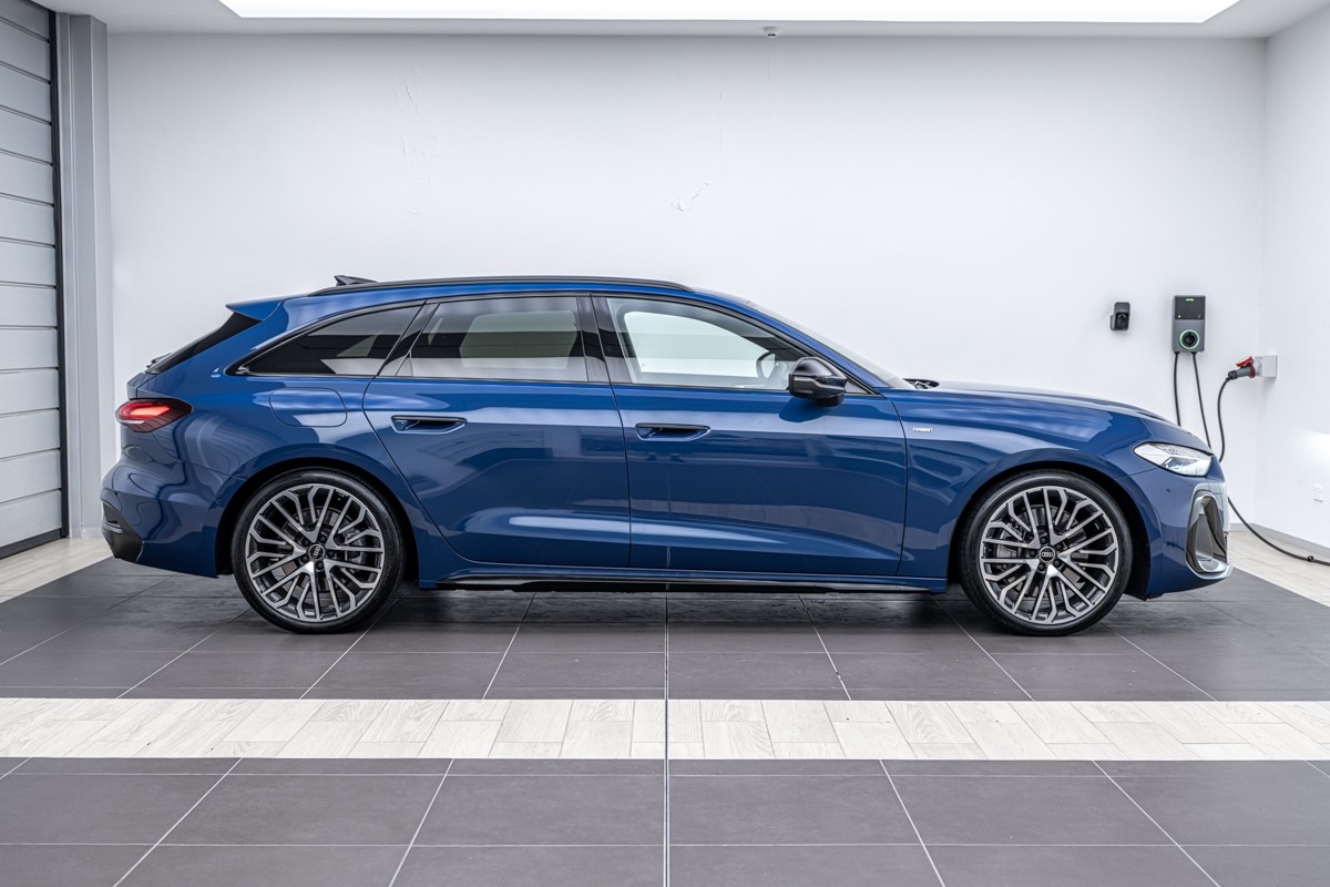 Audi A5 e-Hybrid Avant S line