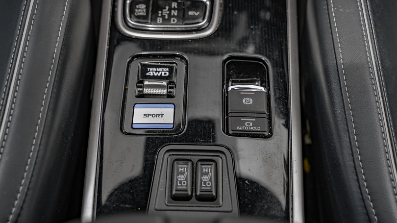 2021 Mitsubishi Outlander 17