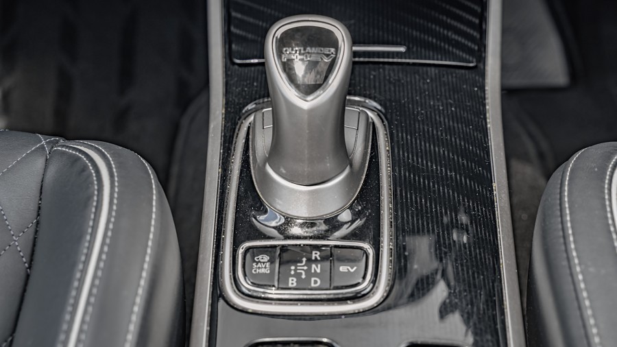 2021 Mitsubishi Outlander 16