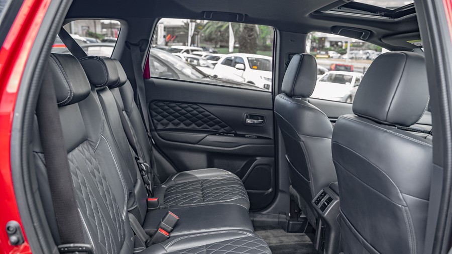 2021 Mitsubishi Outlander 18