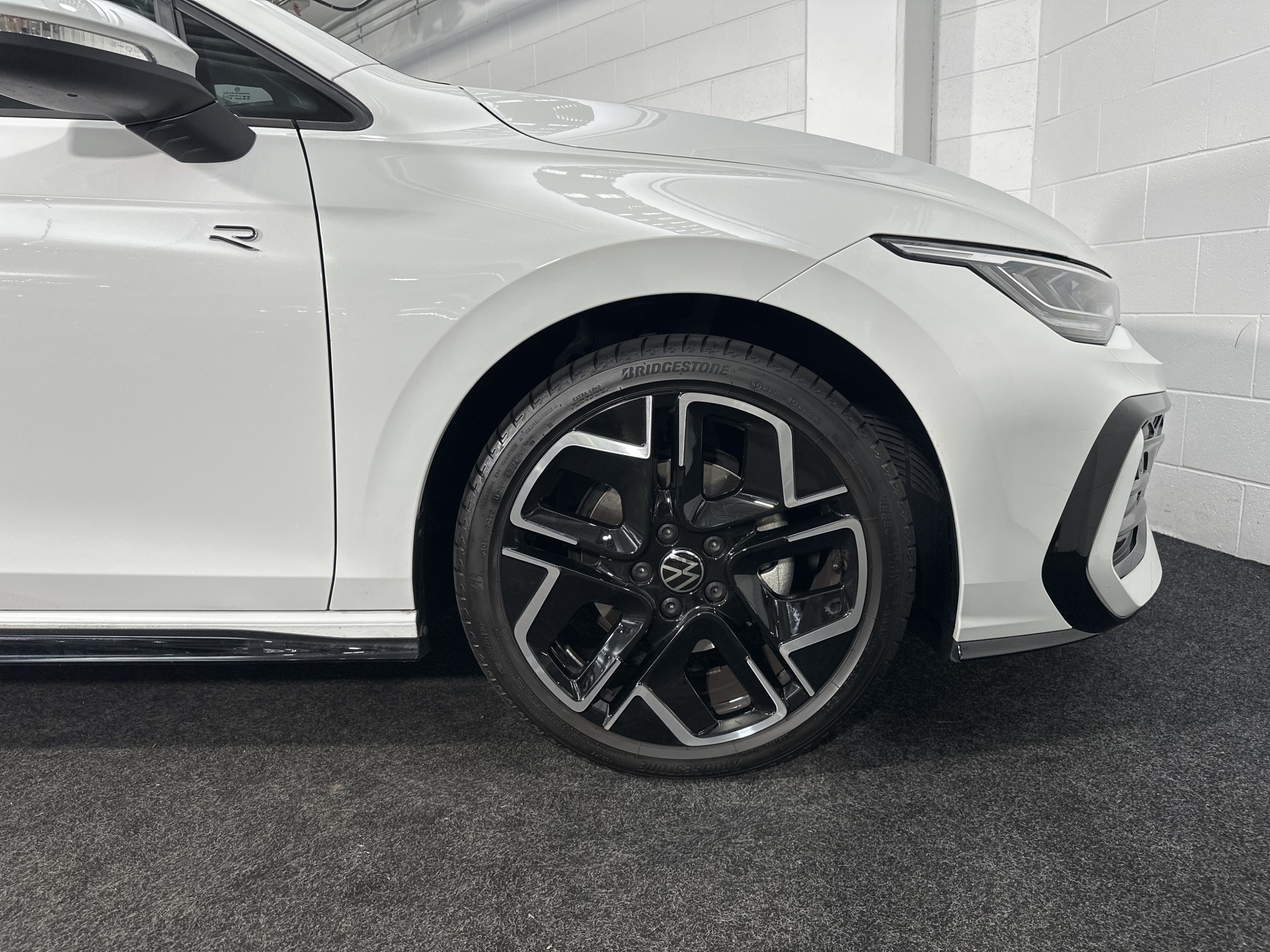 Volkswagen Golf 8.5 R-LINE