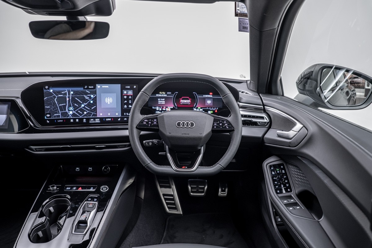 Audi A5 e-Hybrid Avant S line