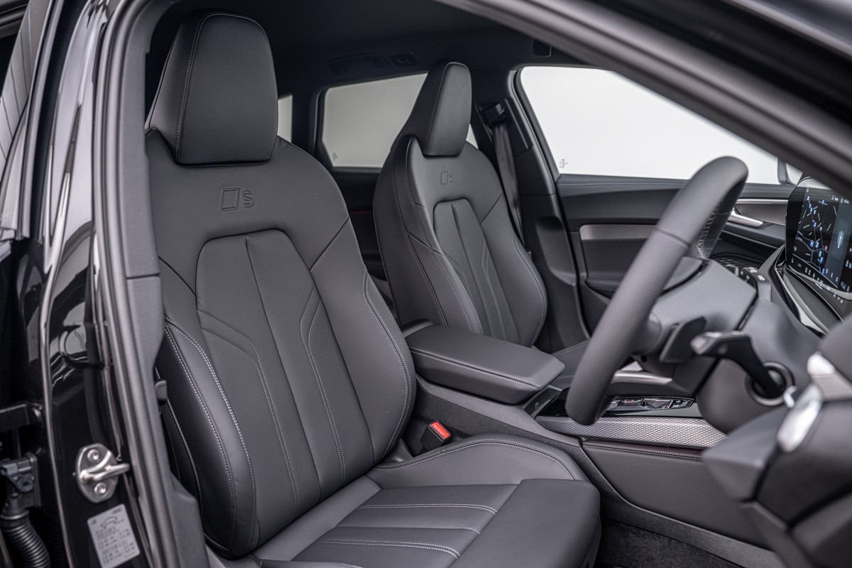 Audi A5 e-Hybrid Avant S line