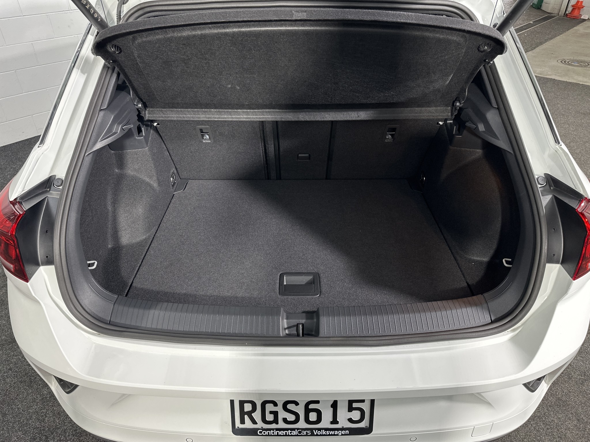 Volkswagen T-Roc 2WD R-LINE