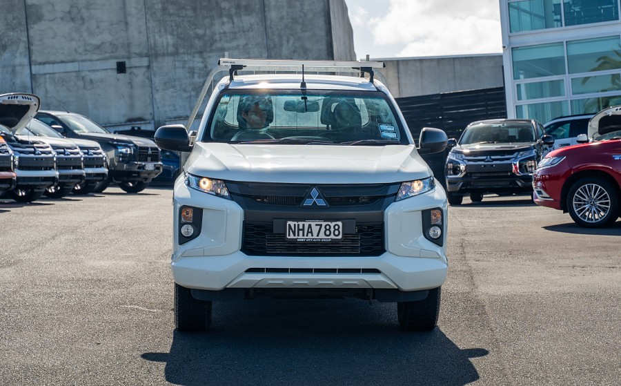 2021 Mitsubishi Triton 3