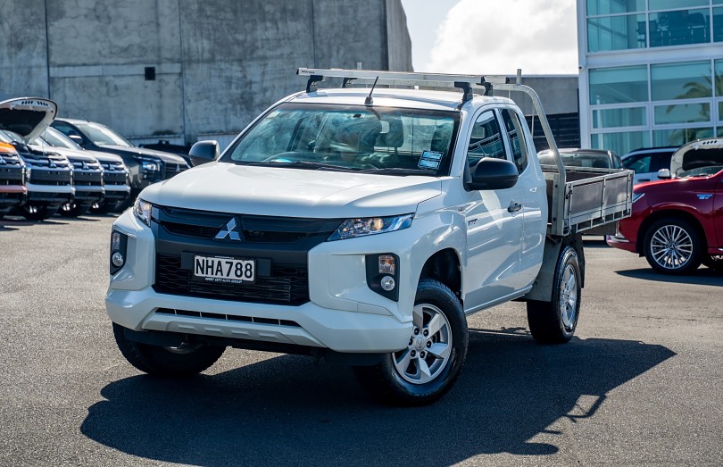 2021 Mitsubishi Triton 1