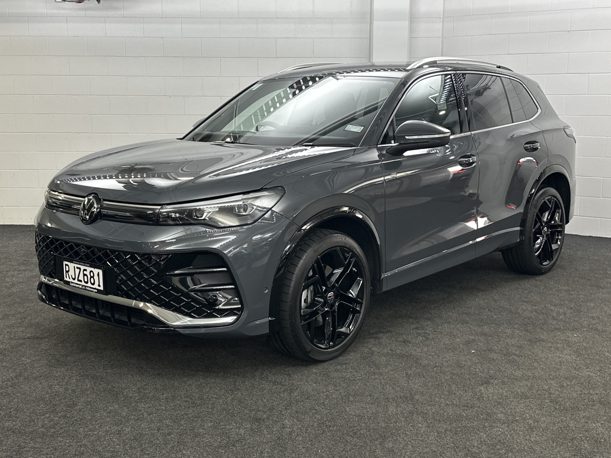 Volkswagen Tiguan R-LINE AWD