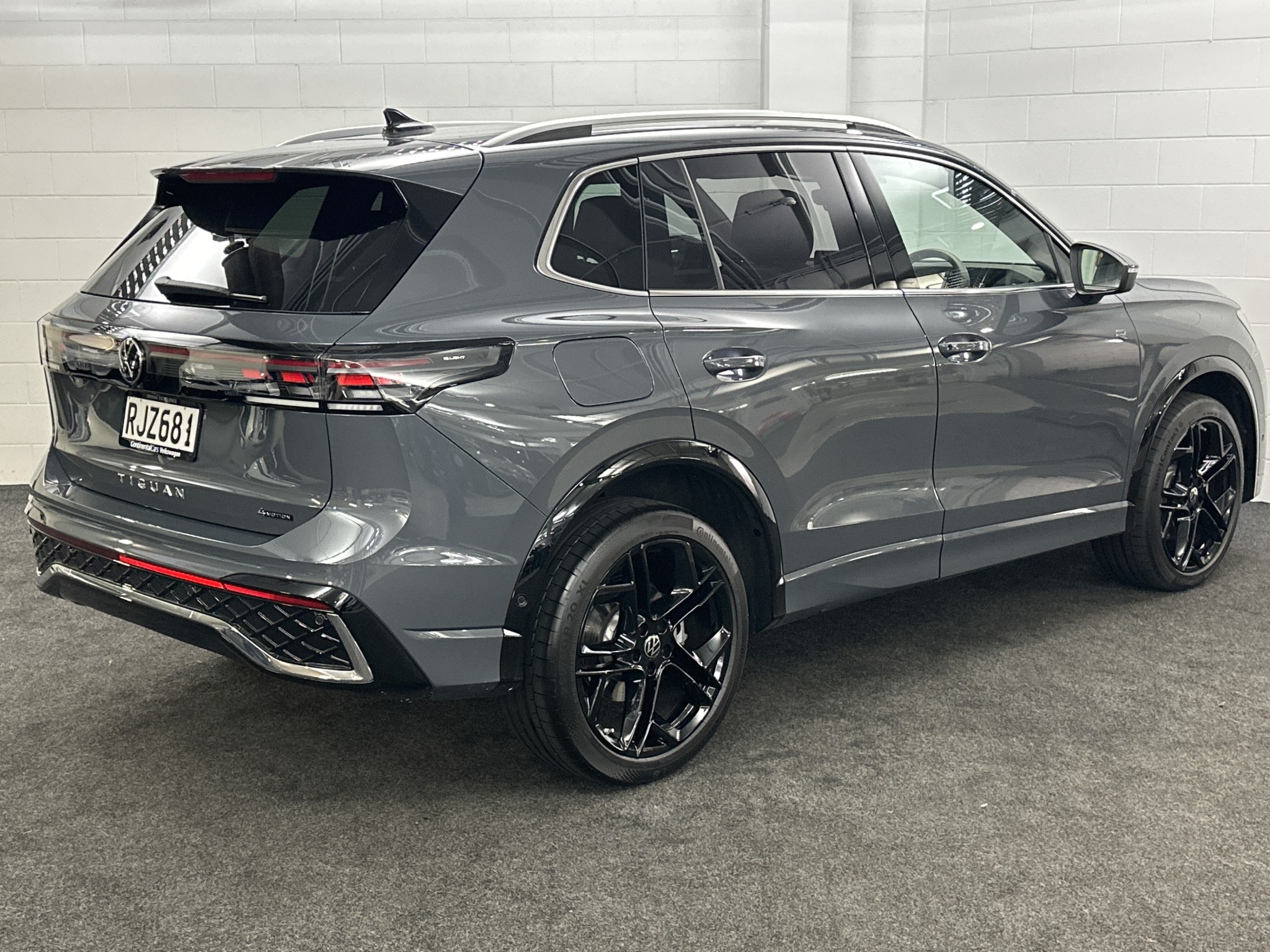 Volkswagen Tiguan R-LINE AWD