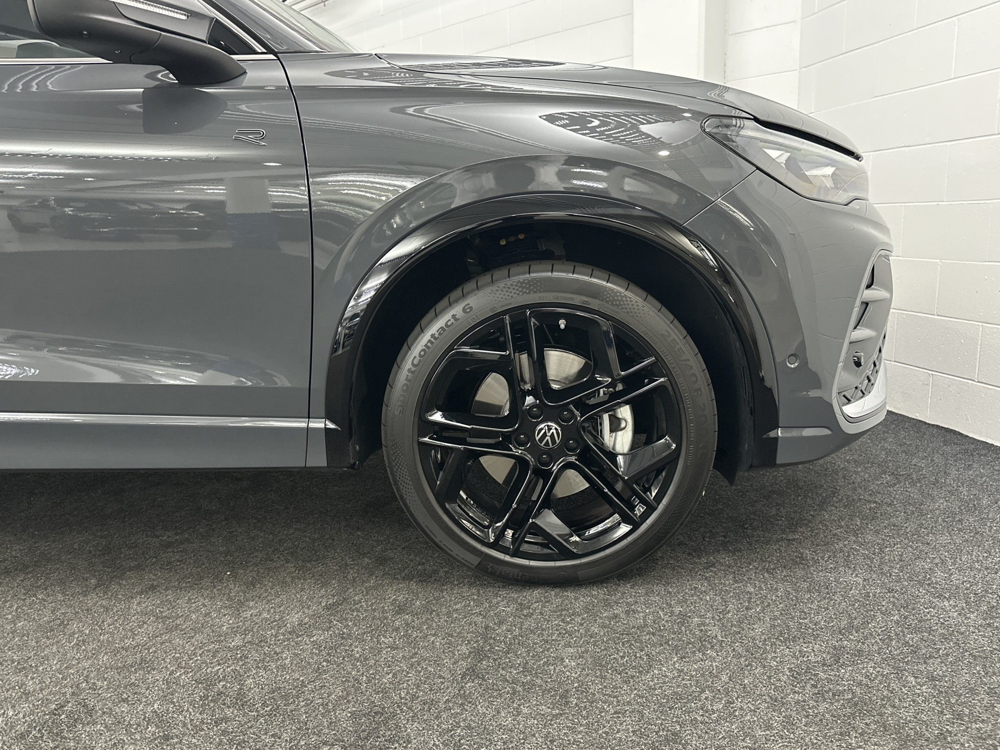 Volkswagen Tiguan R-LINE AWD