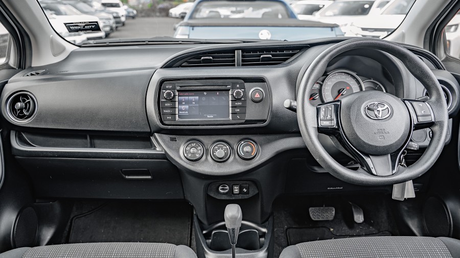 2019 Toyota Yaris 10