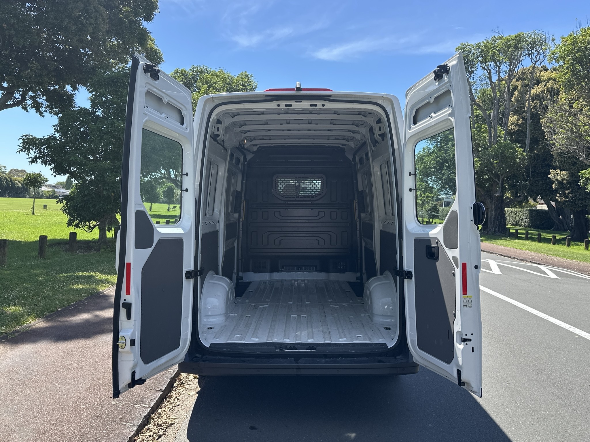 Volkswagen Crafter 35 103KW MWB AUTO