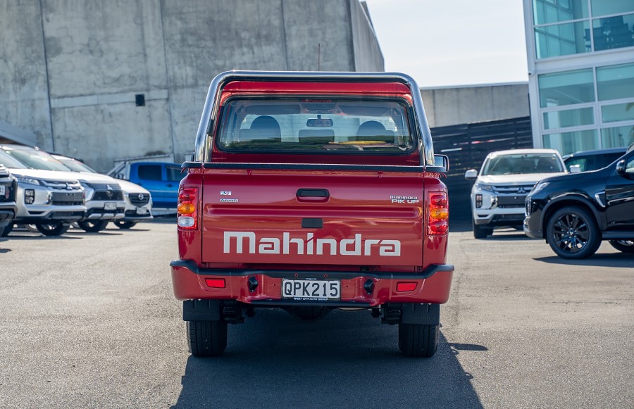 2024 Mahindra Pik-up 4