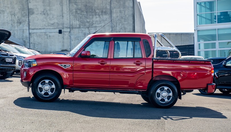 2024 Mahindra Pik-up 5