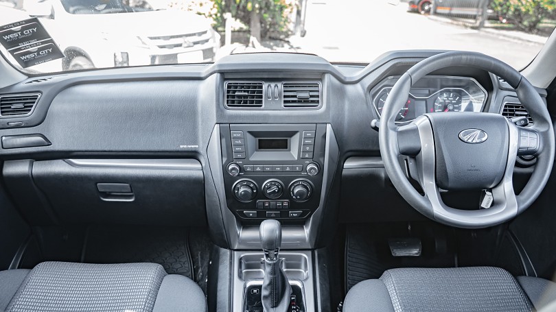 2024 Mahindra Pik-up 10