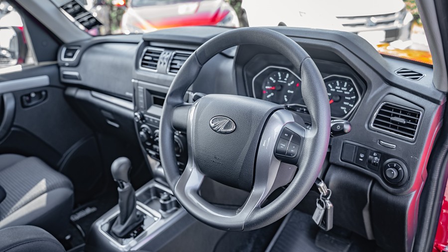 2024 Mahindra Pik-up 9