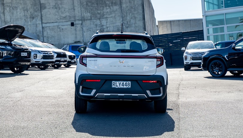 2025 Mahindra XUV3XO 4