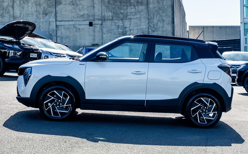 2025 Mahindra XUV3XO 5