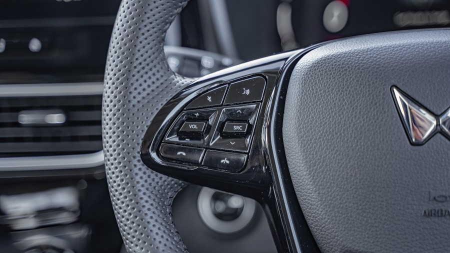 2025 Mahindra XUV3XO 12