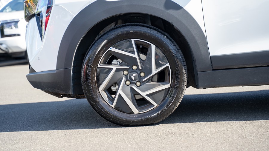 2025 Mahindra XUV3XO 6