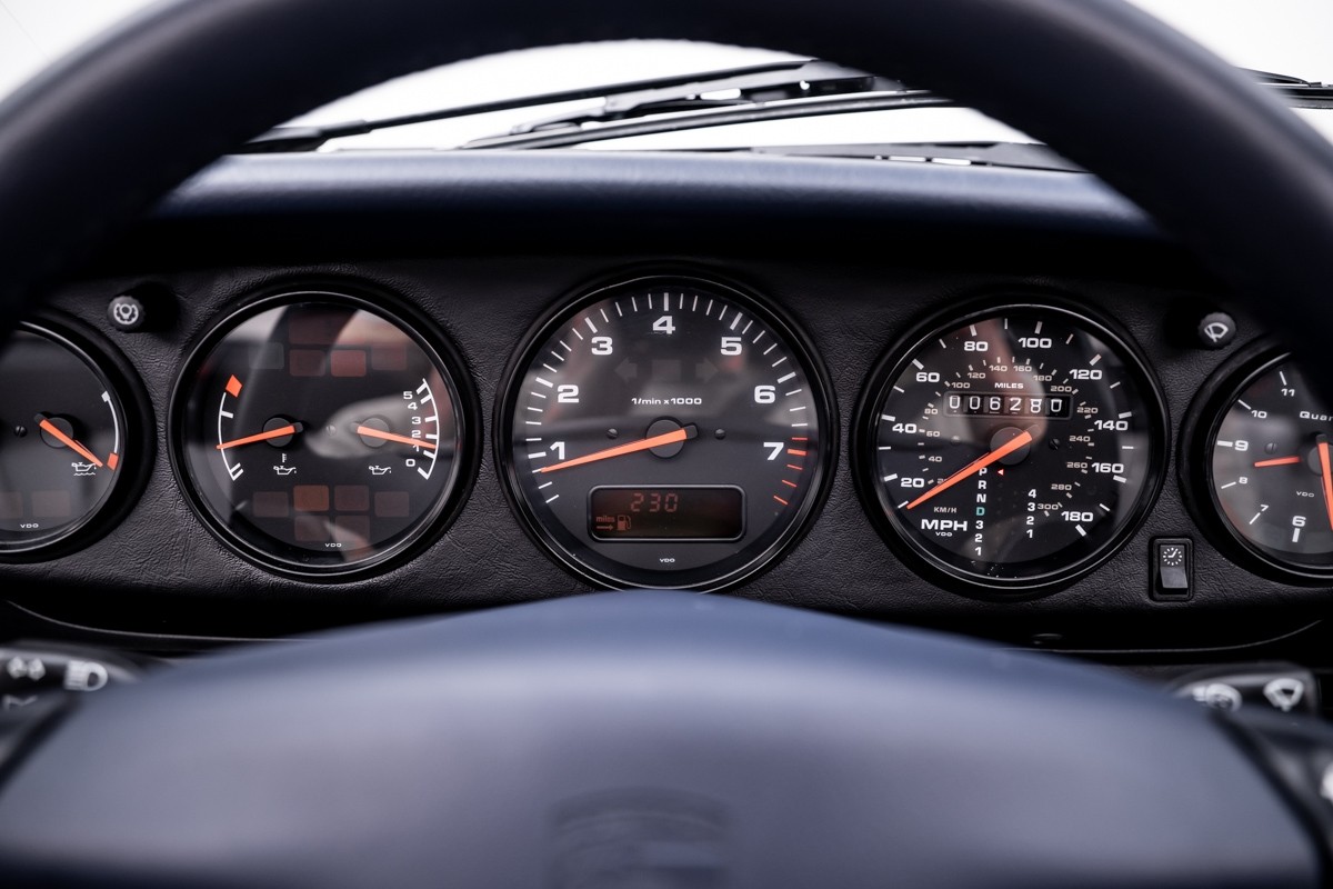 Porsche 911 Carrera Cabriolet (993)