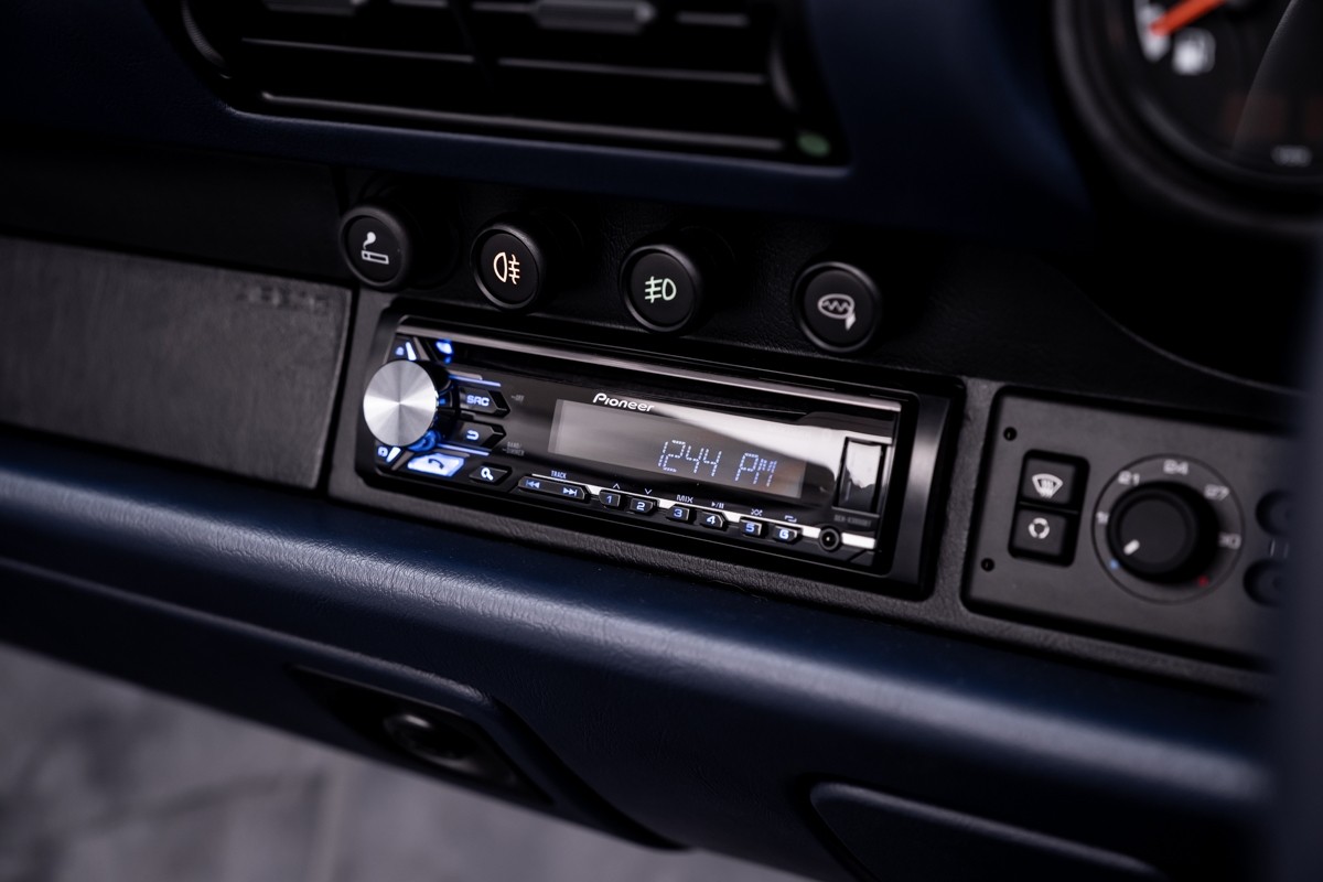 Porsche 911 Carrera Cabriolet (993)