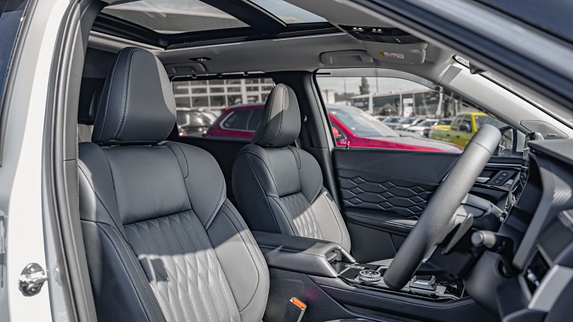 2026 Mitsubishi Outlander 13